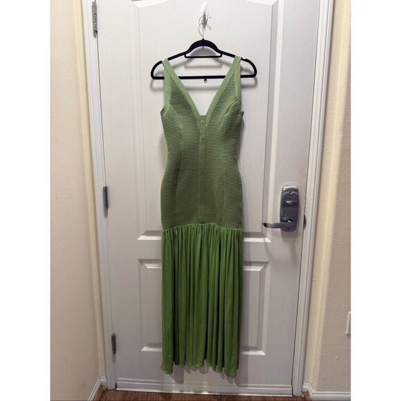 Elliatt Green Seraphina V-Neck Bandage Maxi Dress Wedding Guest Size S NWT - Picture 6 of 9